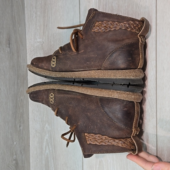 Born Women Brown Leather Ankle Boots Shoes Sz 8 - Picture 10 of 12